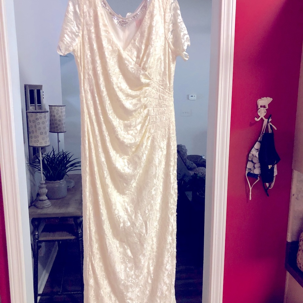 Wedding Dress Stretch Lace Ivory